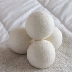 Apeiron Drogerballen - Droogballen - 6 XL Wasbollen - Droger - Duurzaam - Wasmachine - Wasverzachter - Energie Besparen - Zero Waste - Schapenvacht - Wol -Wasbenodigdheden Winkel 1200x1200 1478