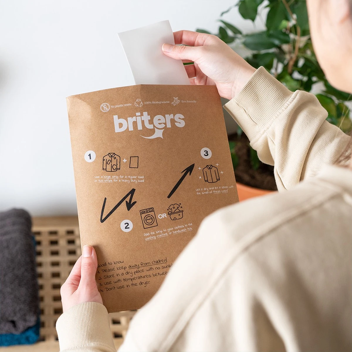 Briters Wasmiddelstrips - 100 Wasbeurten - Ecologisch Wasmiddel - 100% Plasticvrij - Fresh Linen - Wasstrips 4 Briters Wasmiddelstrips - 100 Wasbeurten - Ecologisch Wasmiddel - 100% Plasticvrij - Fresh Linen - Wasstrips - Afbeelding 2